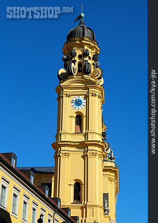 
                München, Theatinerkirche                   