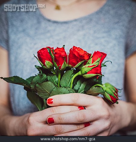 
                Rote Rosen, Rosenstrauß, Blumengeschenk                   