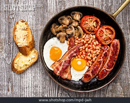 
                Frühstück, Spiegelei, Bohnen, Bacon                   
