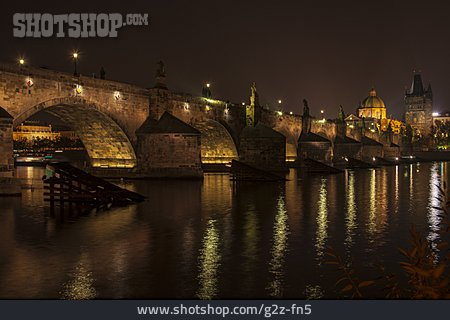 
                Prag, Karlsbrücke                   