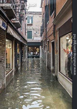 
                Fußgängerzone, Hochwasser                   
