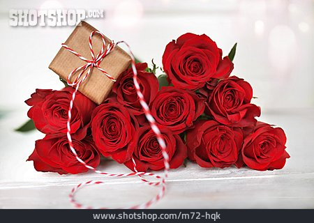 
                Geschenk, Rote Rosen                   