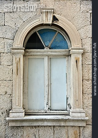 
                Bogenfenster, Trogir                   