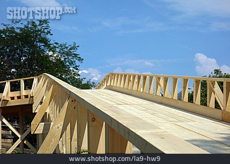 
                Holzbrücke                   
