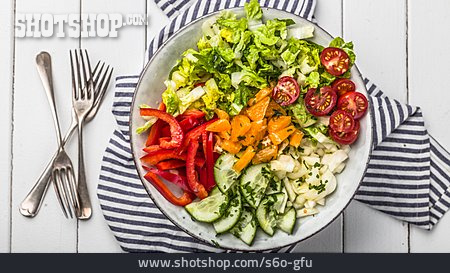 
                Gesunde Ernährung, Salat, Salatmischung                   