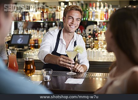 
                Cocktail, Servieren, Barkeeper                   