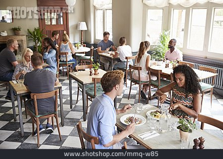 
                Gastronomie, Restaurant, Gäste, Mittagessen                   