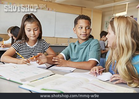 
                Zusammenarbeit, Schüler, Klassenzimmer                   