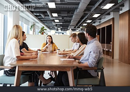 
                Meeting, Brainstorming, Teambesprechung                   
