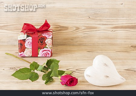 
                Geschenk, Valentinstag, Romantisch                   