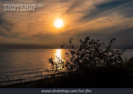 
                Sonnenuntergang, Ostseeküste                   