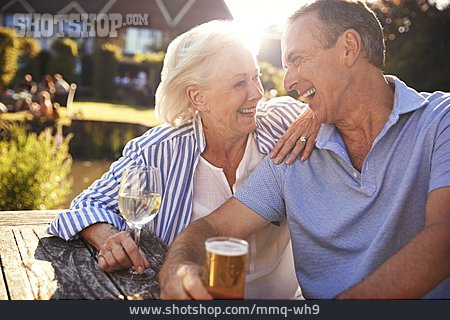 
                Flirten, Seniorenpaar                   