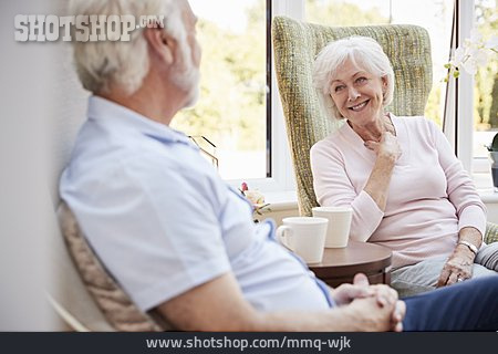 
                Kommunikation, Seniorenpaar                   