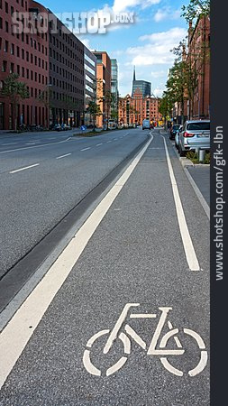 
                Hamburg, Fahrradweg                   