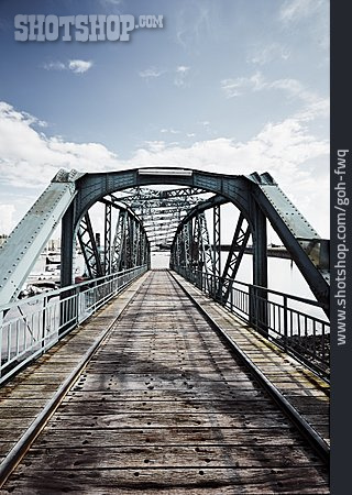 
                Nassaubrücke                   
