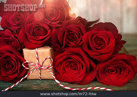 
                Geschenk, Valentinstag, Rote Rosen                   