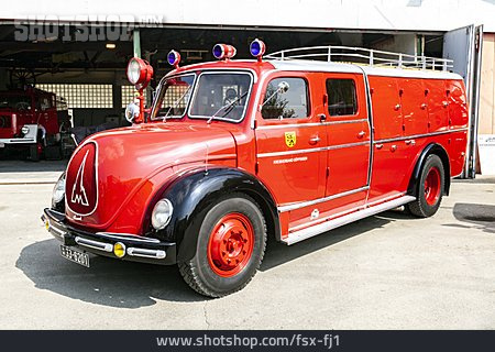 
                Feuerwehrauto                   