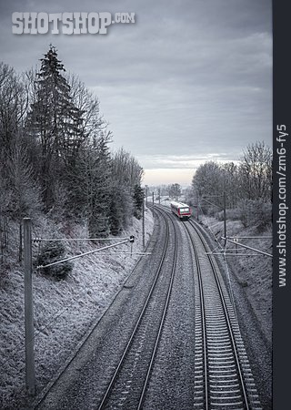 
                Winter, Zug, Bahngleise, Bahnstrecke                   