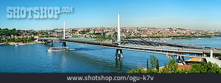 
                Goldenes Horn, Istanbul, Metrobrücke                   
