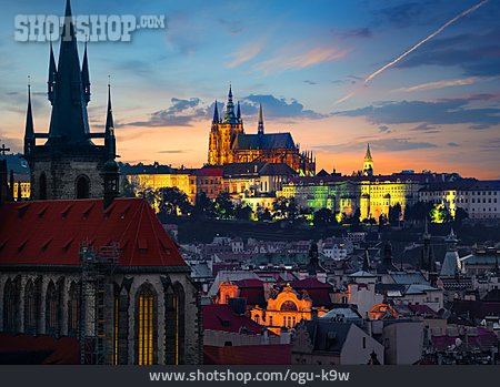 
                Prag, Veitsdom, Teynkirche                   
