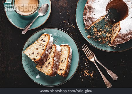 
                Kuchenstück, Gugelhupf, Rosinenkuchen                   