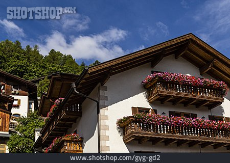
                Wohnhaus, Südtirol                   