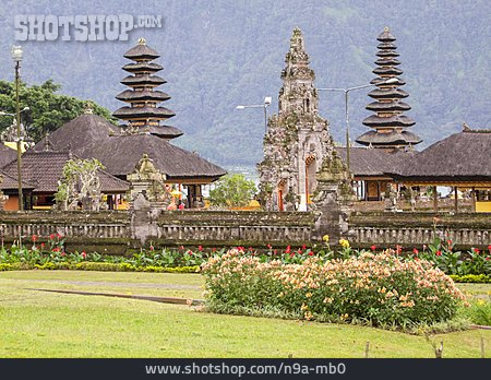 
                Bali, Pura Ulun Danu Bratan                   