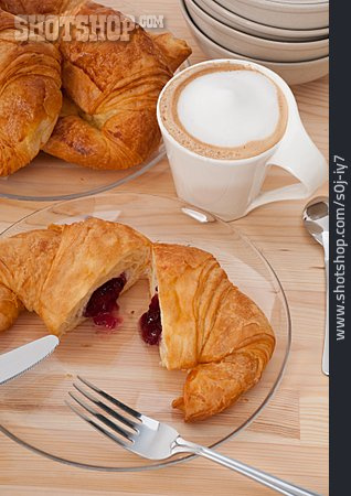 
                Croissant, Milchkaffee, Frühstück                   