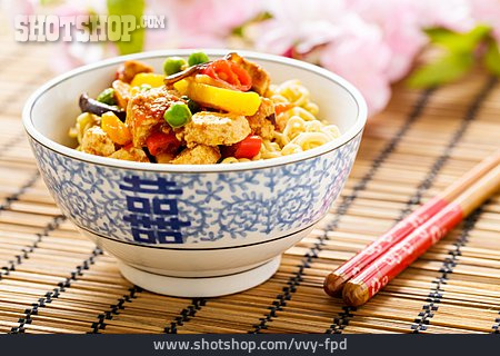 
                Chinesisch, Nudelgericht, Vegan                   