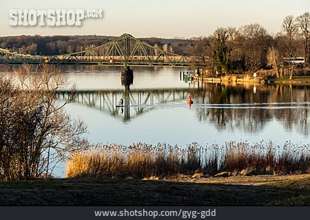 
                Glienicker Bridge, Havel                   