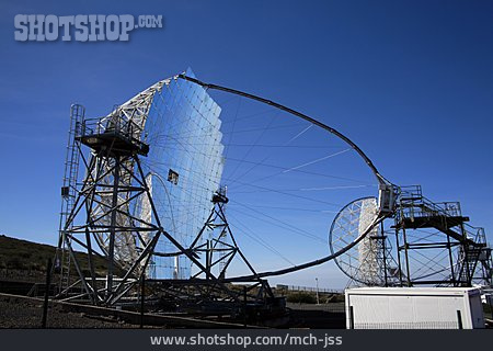 
                Roque-de-los-muchachos-observatorium, Magic-teleskope                   