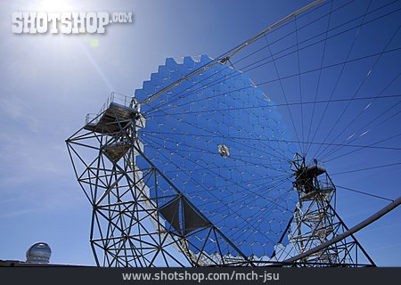 
                Roque-de-los-muchachos-observatorium, Magic-teleskope                   