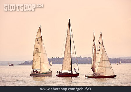 
                Segeln, Segelsport, Segelboote                   