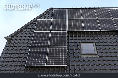
                Solarstrom, Photovoltaikanlage, Solardach                   