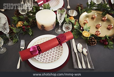 
                Tischdekoration, Knallbonbon, Weihnachtsmenü                   