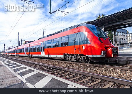 
                Zug, Regionalbahn, Deutsche Bahn                   