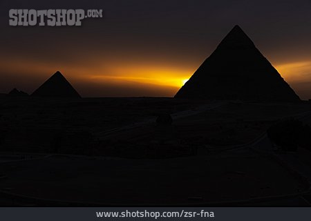 
                Sonnenaufgang, Silhouette, Pyramiden                   
