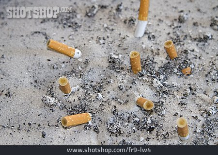 
                Zigarette, Gesundheitsschädlich, Zigarettenstummel                   