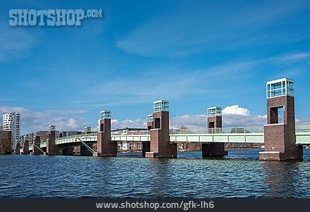 
                Spandauer Seebrücke                   