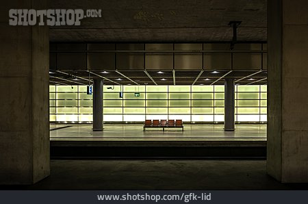 
                Bahnhof, Potsdamer Platz                   