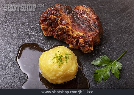
                Schweinebraten, Deutsche Küche, Kartoffelknödel                   