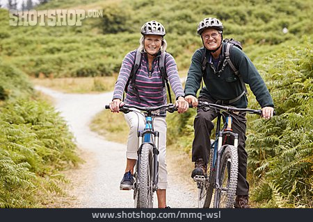 
                Fahrrad, Ausflug, Seniorenpaar                   