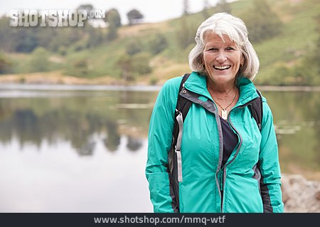 
                Portrait, Outdoor, Aktive Seniorin                   