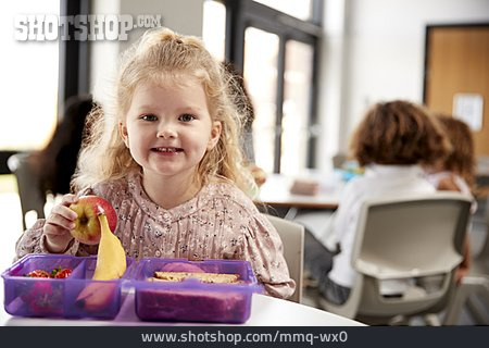 
                Mädchen, Frühstück, Kindergarten                   