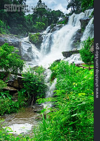 
                Wasserfall, Nationalpark Doi Inthanon, Mae Klang                   