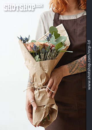 
                Blumenstrauß, Packpapier, Eingepackt                   