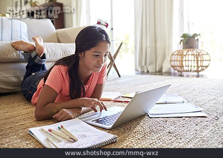 
                Häusliches Leben, Online, Recherche                   