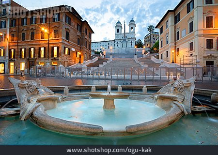 
                Spanische Treppe, Fontana Della Barcaccia                   