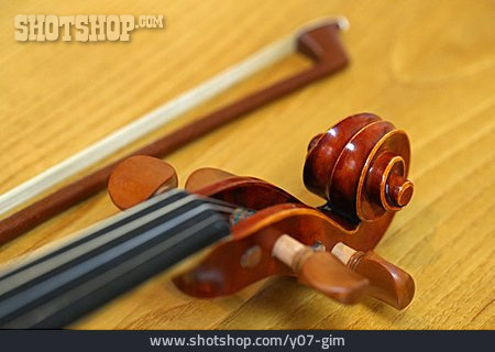 
                Geige, Streichinstrument                   