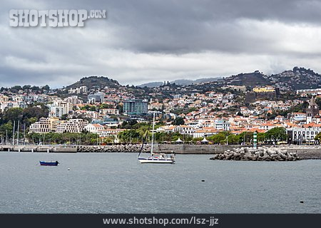 
                Hafen, Funchal                   